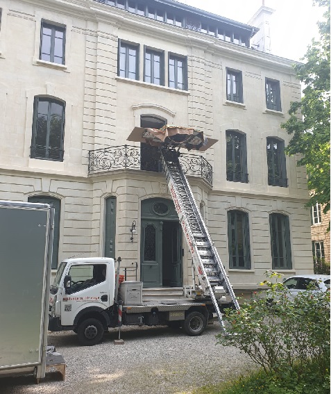 Location monte-meubles particulier Lyon immeuble bourgeois