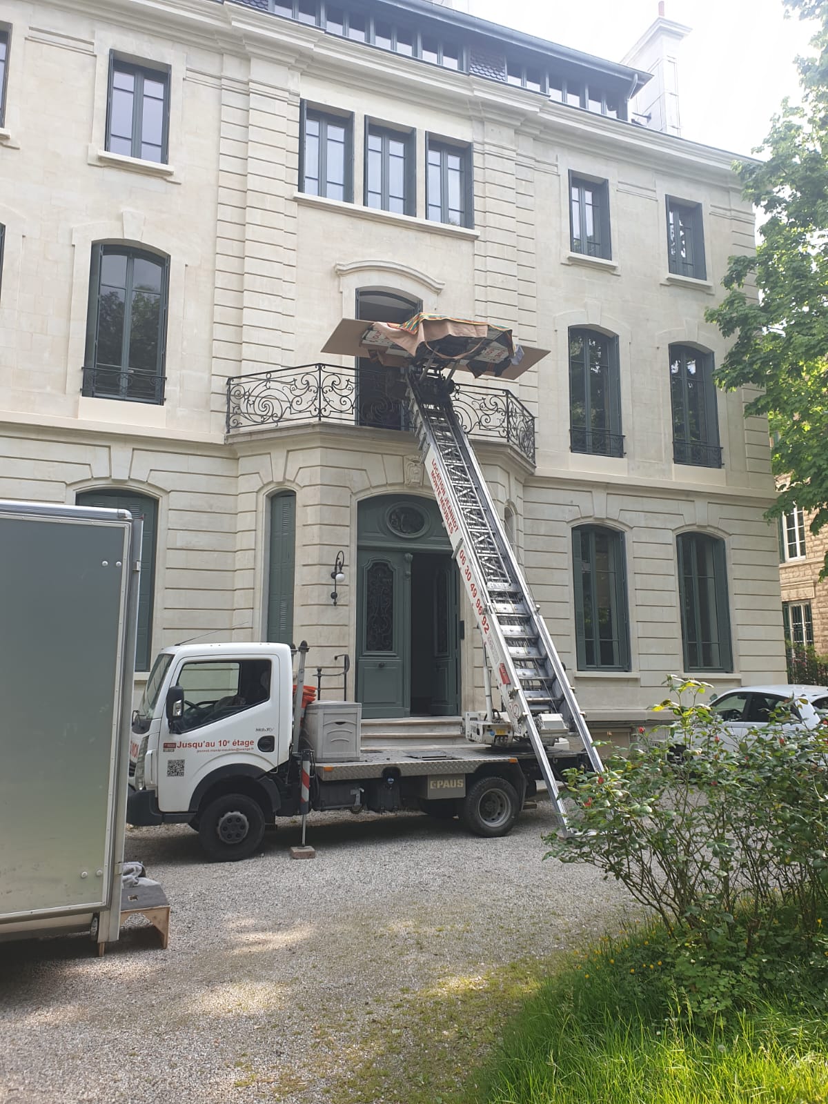 Monte-meubles particulier immeuble haussmannien Lyon